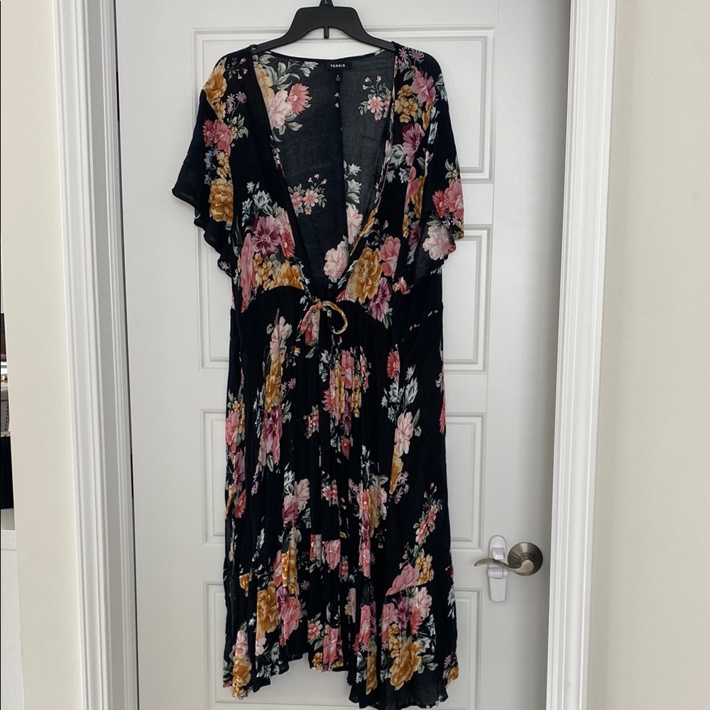 Torrid Black Floral front tie